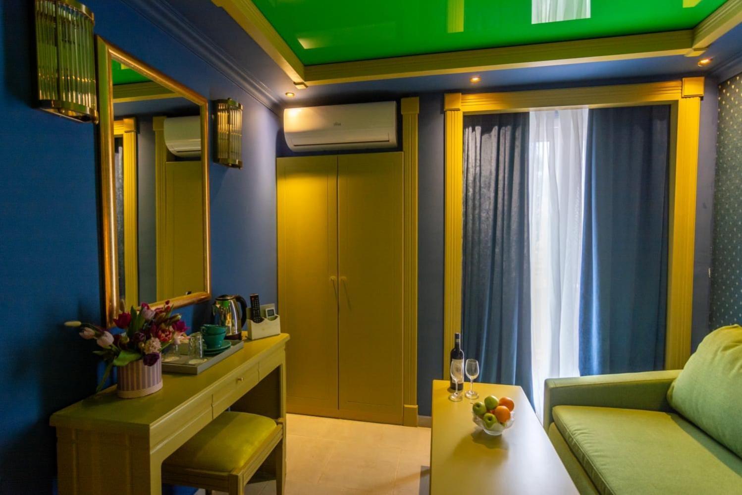Hotel Craiova By Phoenicia Blue View Olimp Exterior photo
